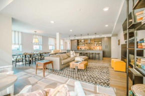 Amazing 3BR Condo on Main with Hot Tub Steps to Lift